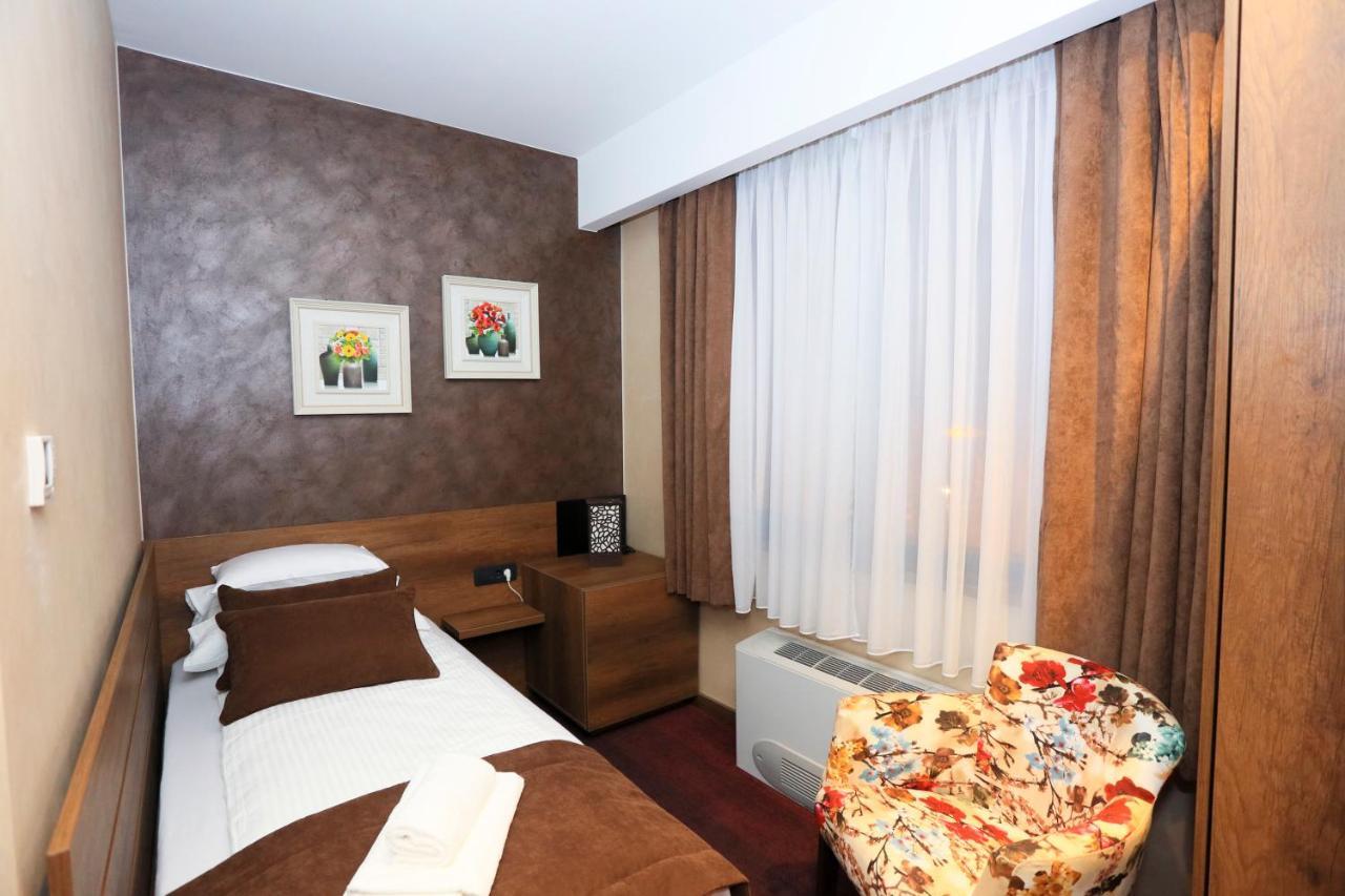 Carpe Diem Boutique Hotel Зеница Экстерьер фото