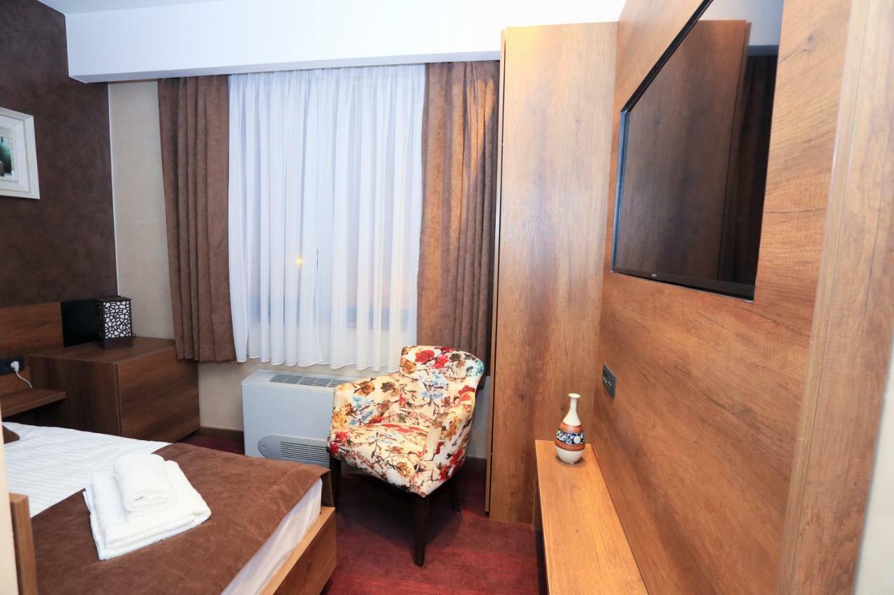 Carpe Diem Boutique Hotel Зеница Экстерьер фото